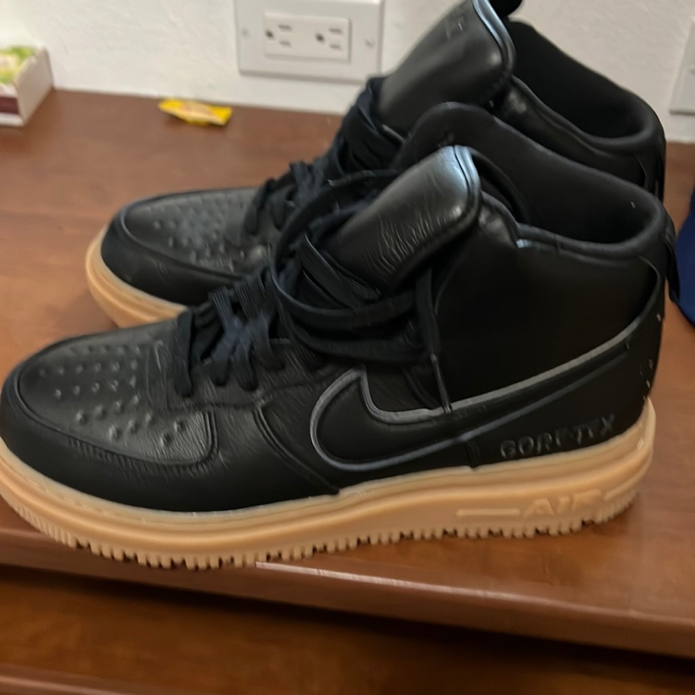 Never worn